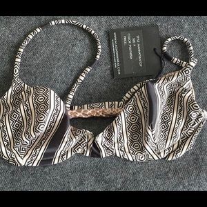 acacia Polynesian Manhattan top